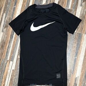 new with out tag!! Nike Pro Black Tee with White Swoosh